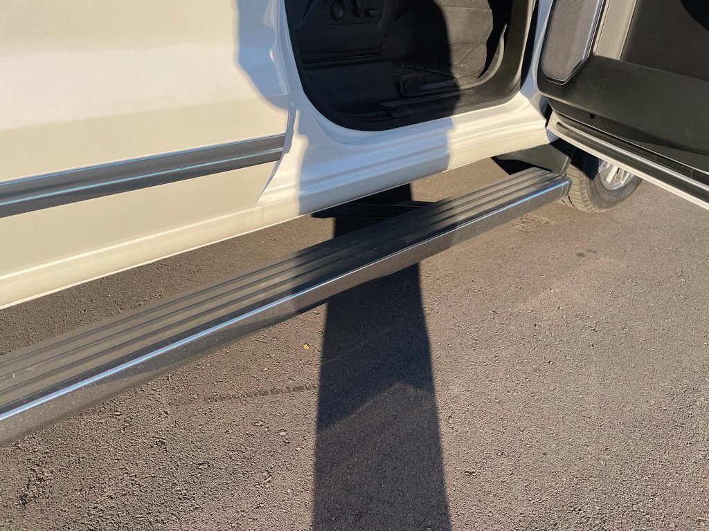 Used 2022 Beige Chevrolet High Country image 8