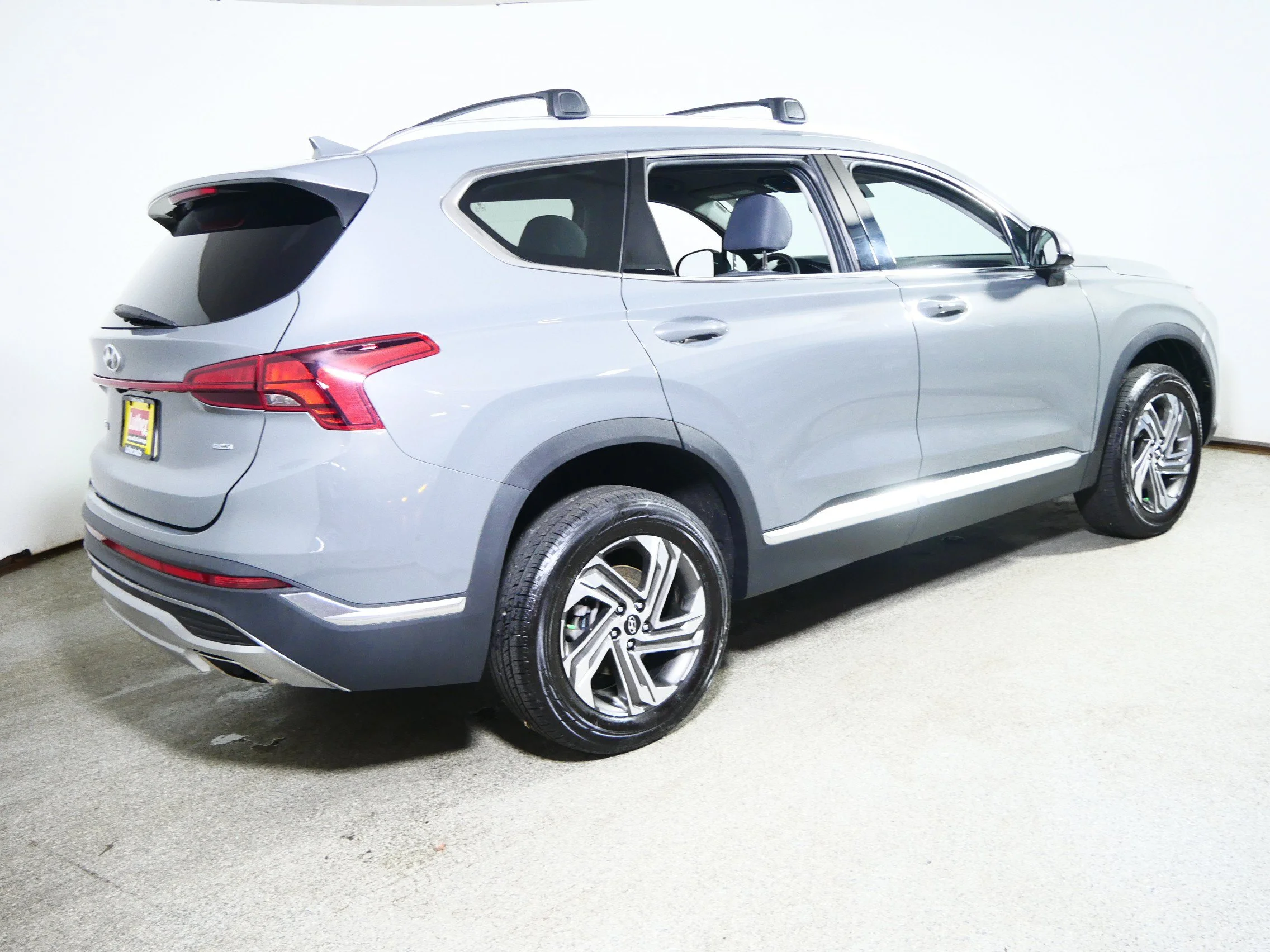 Used 2022 Hampton Gray Hyundai SEL image 7