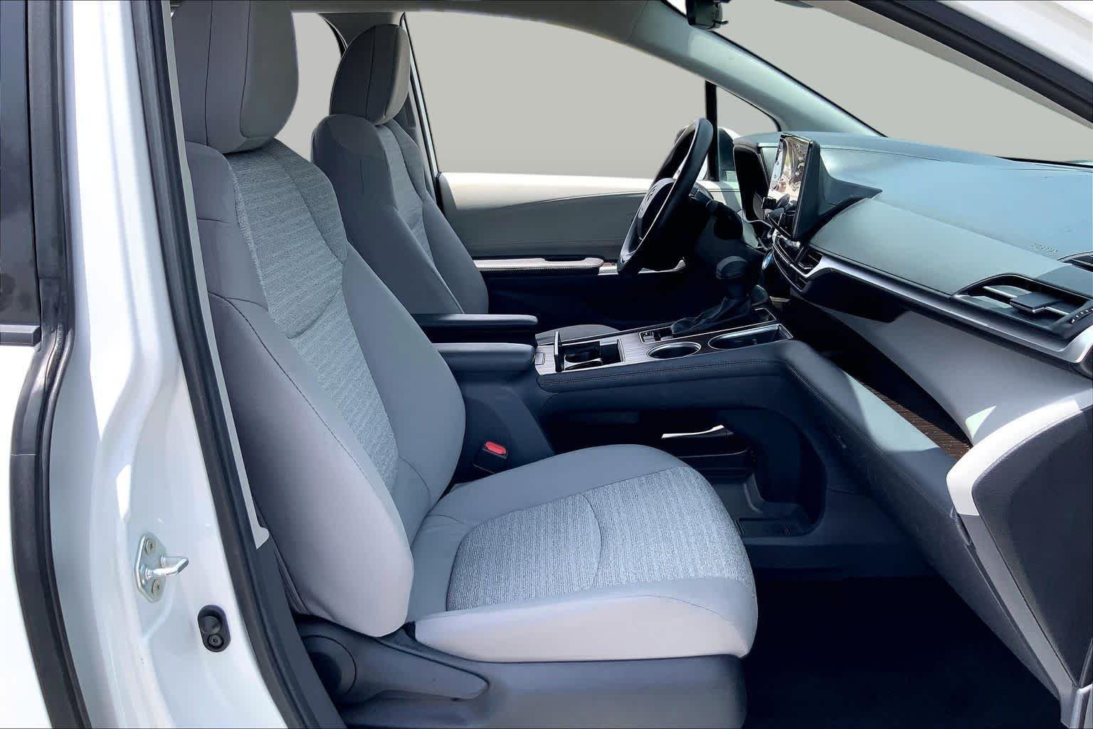 Used 2023 Ice Cap Toyota LE image 9