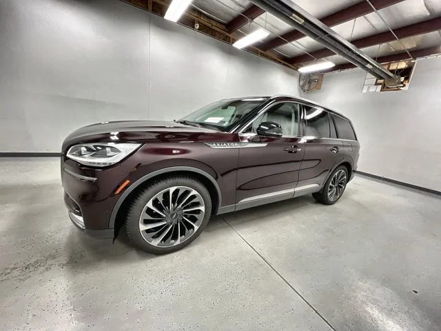 Used 2020 Red Lincoln Reserve image 5