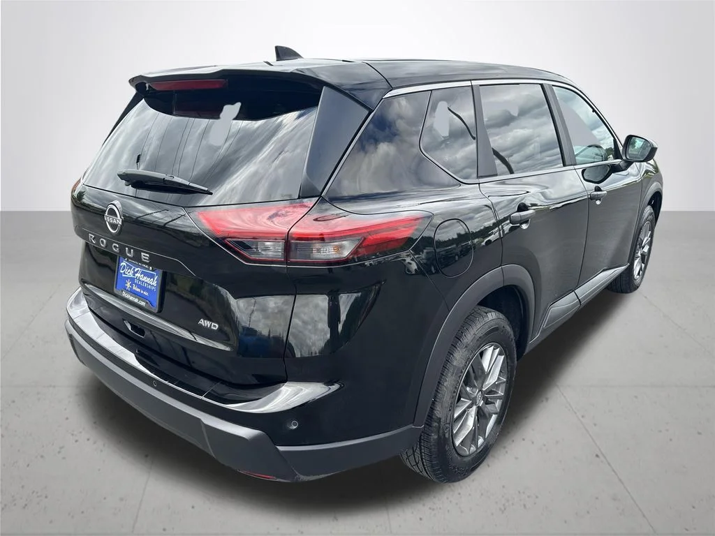 Used 2024 Black Nissan S image 7