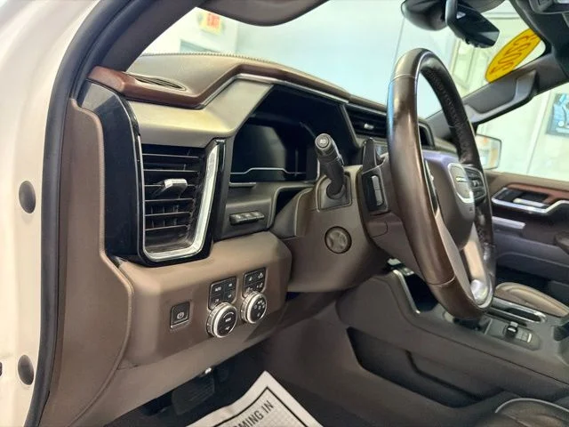Used 2023 White GMC Denali image 24