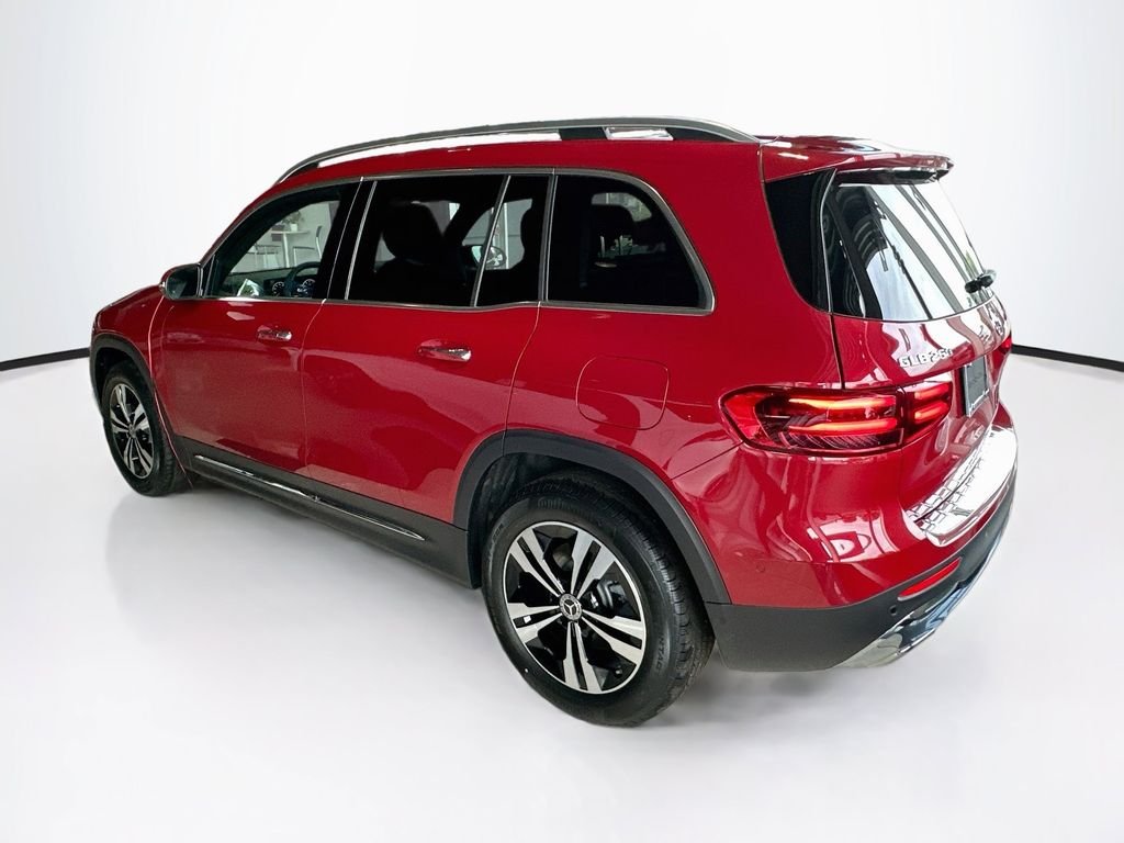 New 2026 MANUFAKTUR Patagonia Red Metallic Mercedes-Benz GLB 250 image 4