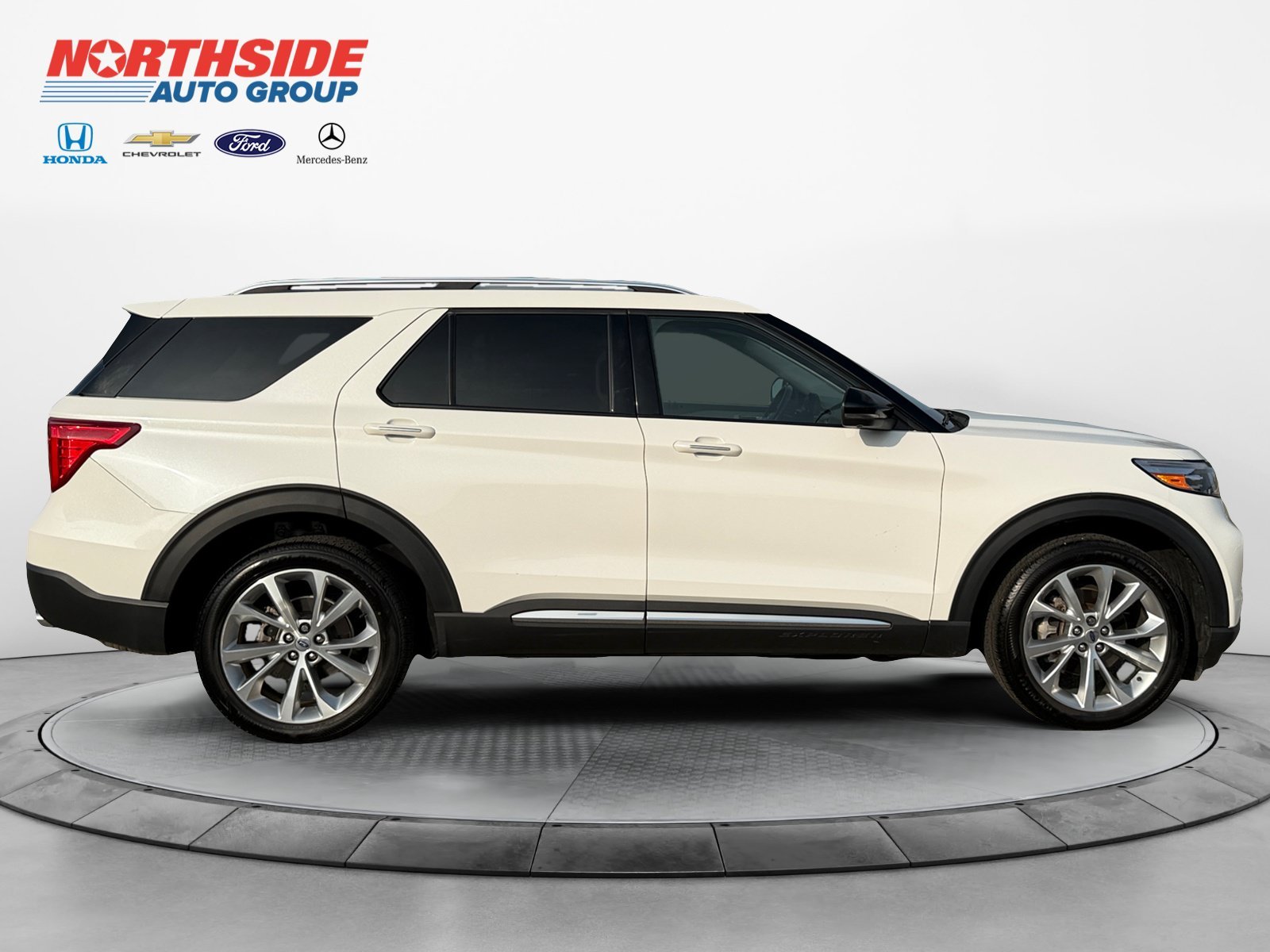 Used 2022 Star White Metallic Tri-Coat Ford Platinum image 8