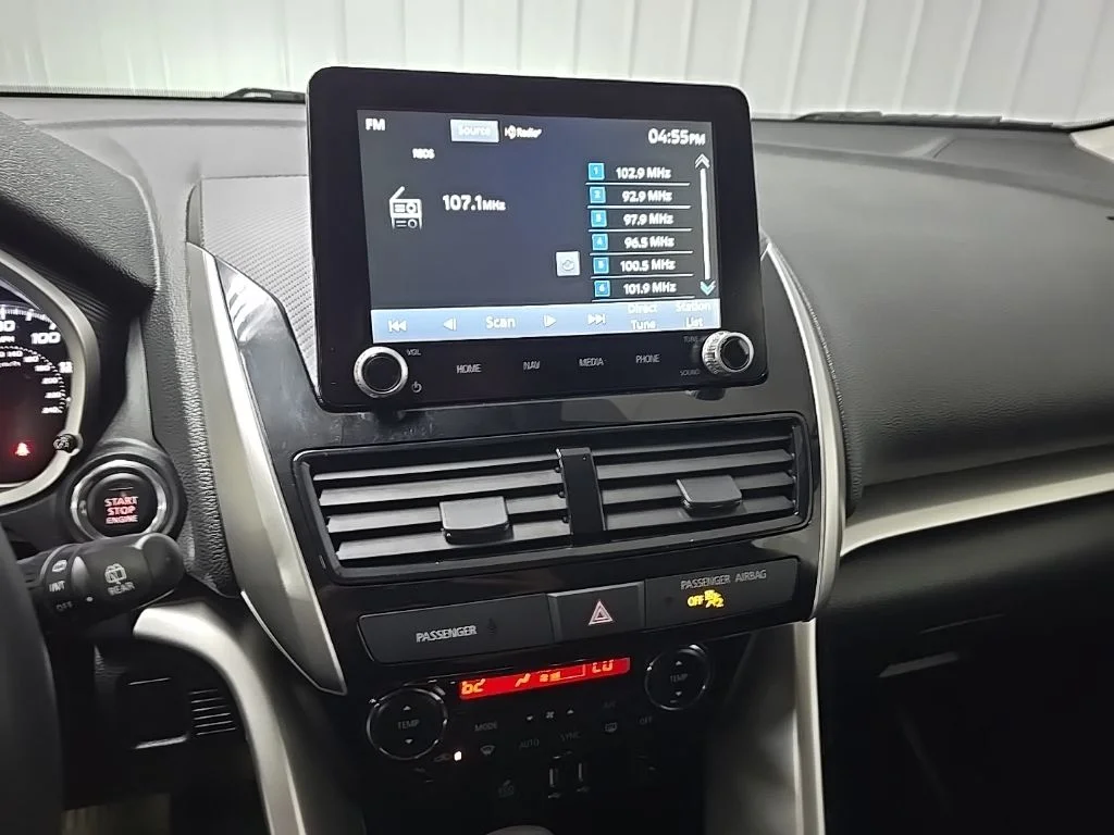 Used 2025 Black Mitsubishi SE image 27
