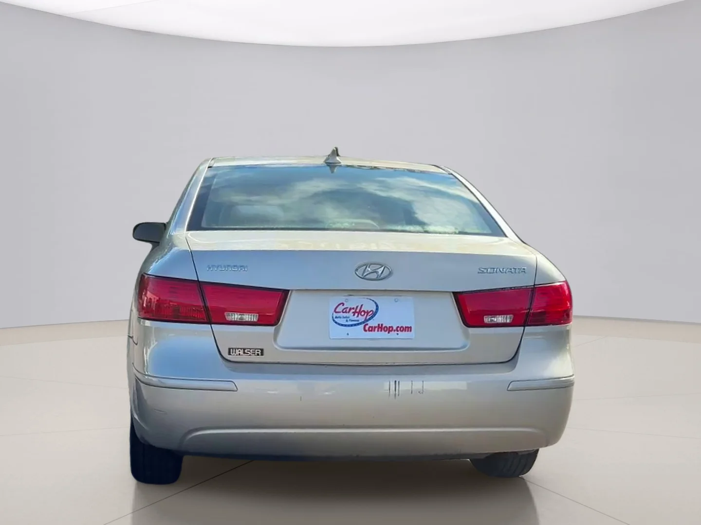 Used 2010 Gold Hyundai GLS image 4