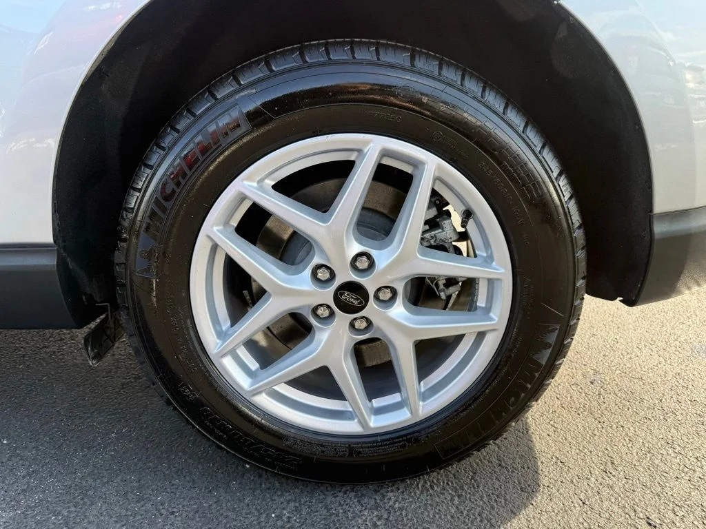 Used 2023 Silver Ford SEL image 37