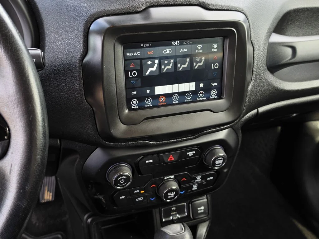 Used 2019 Teal Jeep Latitude image 11
