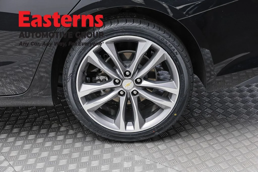 Used 2025 Black Chevrolet LT image 8