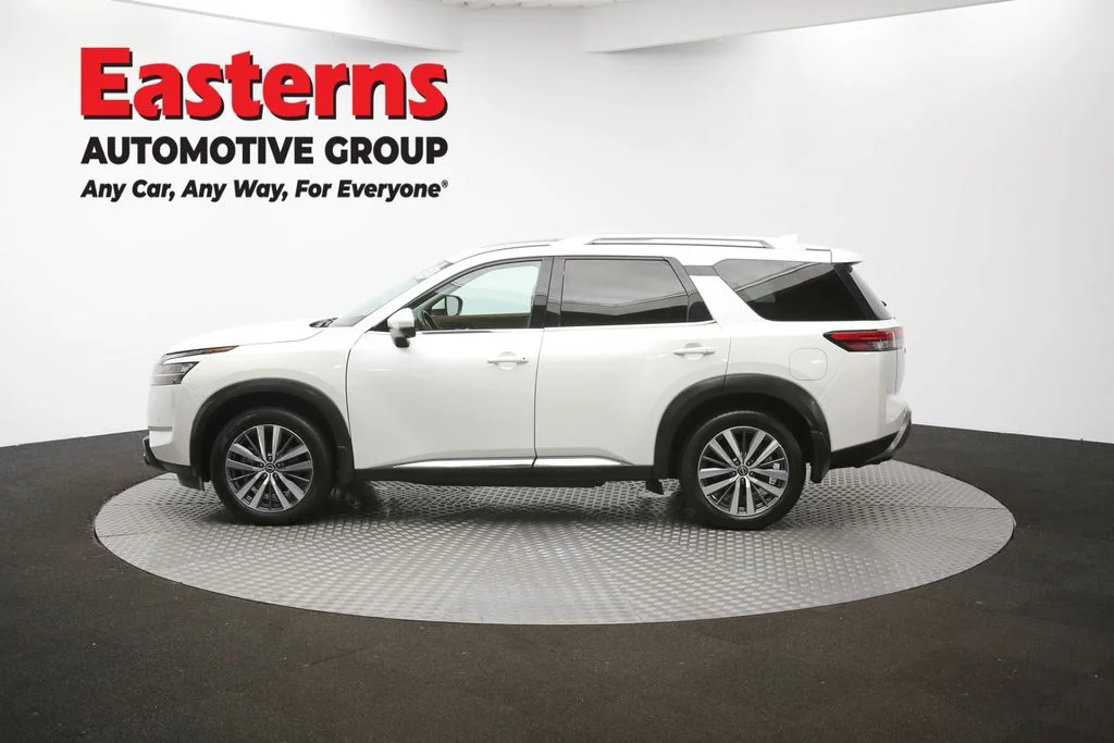 Used 2022 White Nissan Platinum image 64