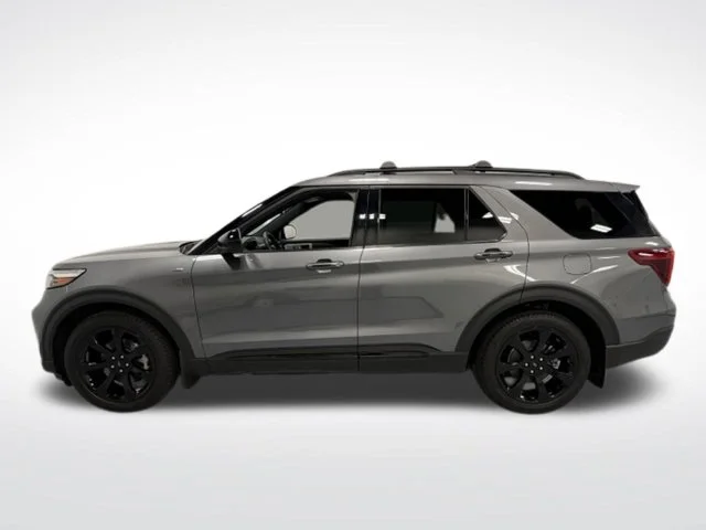 Used 2024 Gray Ford ST-Line image 6