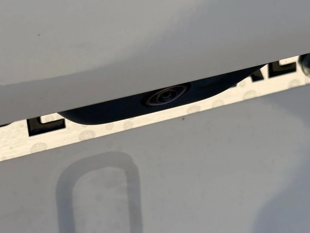 New 2026 Bright White Clear-Coat Exterior Paint Jeep Altitude image 34