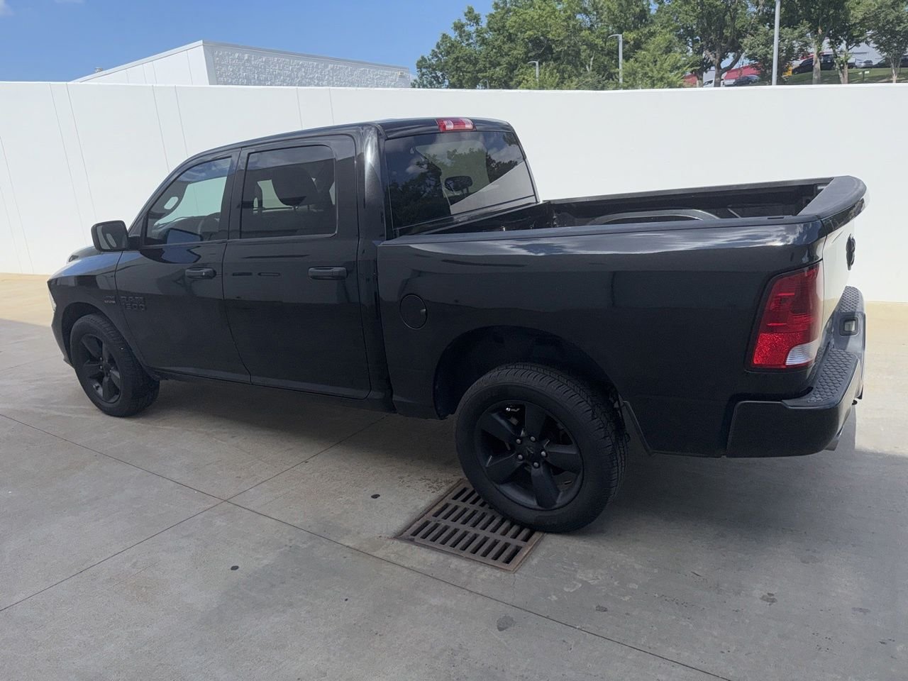 Used 2016 Black Ram Express image 3