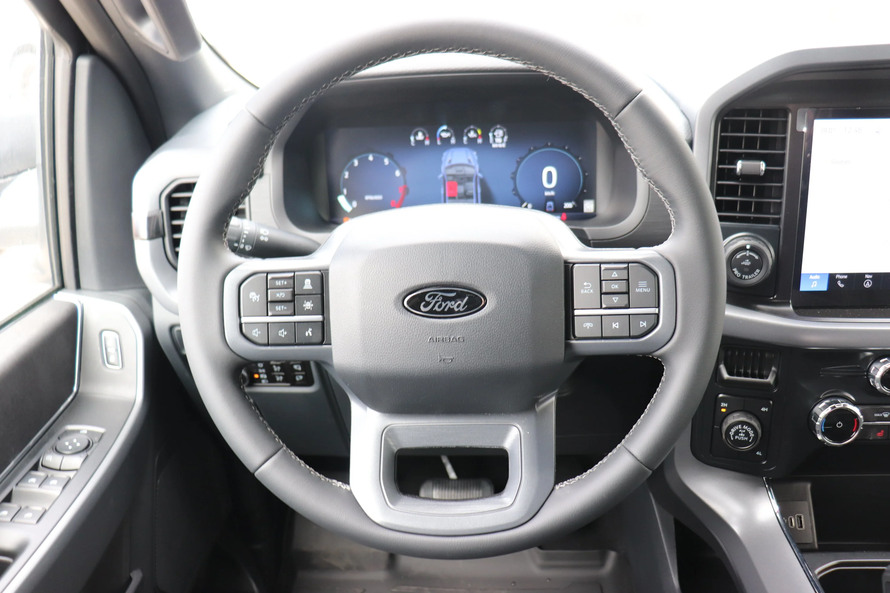 New 2026 CARBONIZED GREY METALLIC Ford XLT image 11