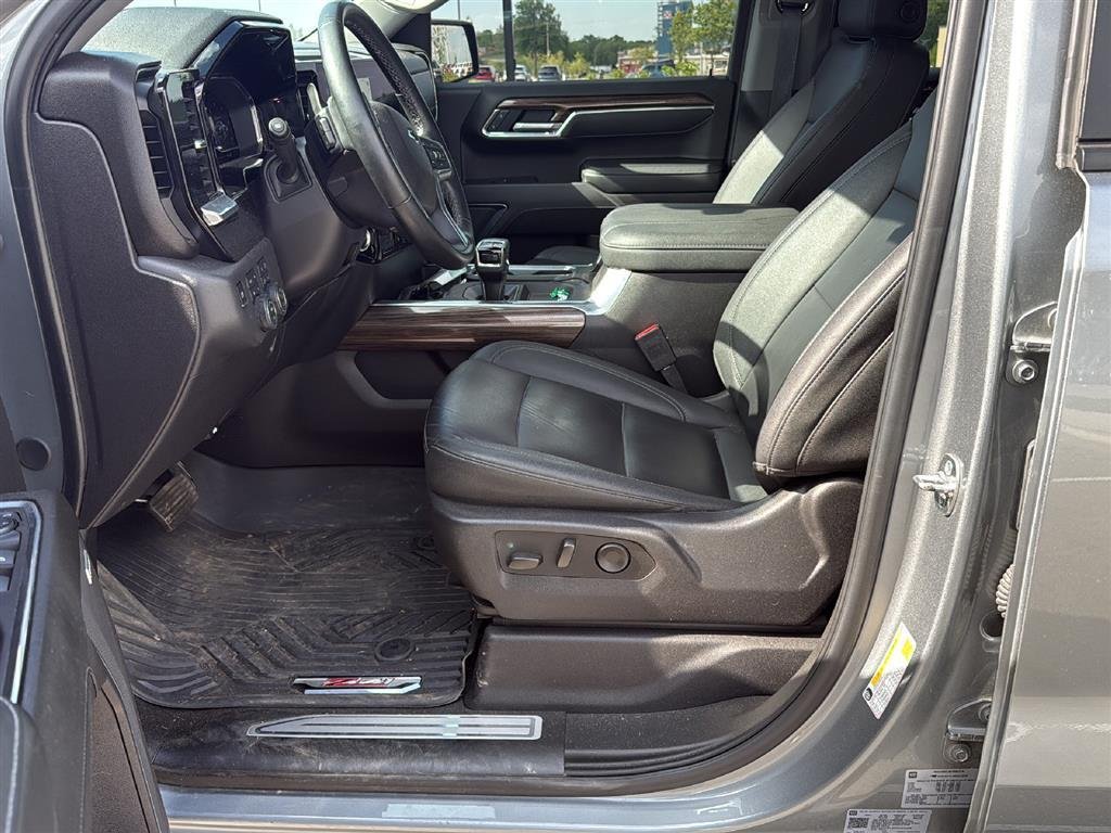 Certified 2025 Chevrolet Silverado 1500 LT Trail Boss with VIN 3GCUKFEL6SG112298 for sale in Kansas City