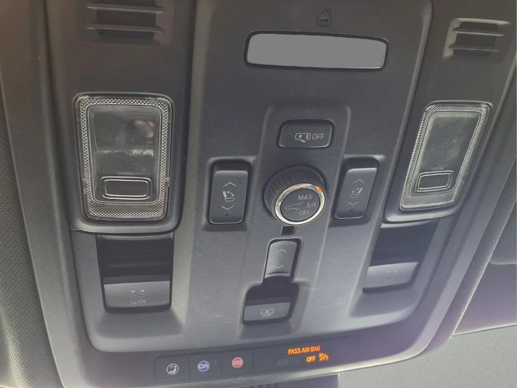 Used 2023 Summit White Chevrolet Z71 image 29