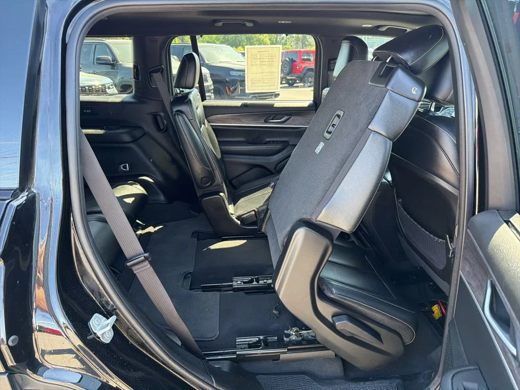 Used 2024 Black Jeep Limited image 19