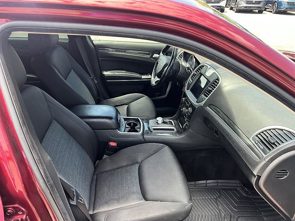 Used 2019 Velvet Red Pearlcoat Chrysler Touring image 17