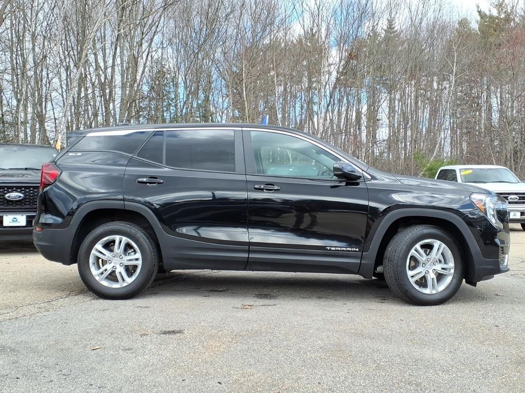 Certified Used 2023 Ebony Twilight Metallic GMC SLE image 3