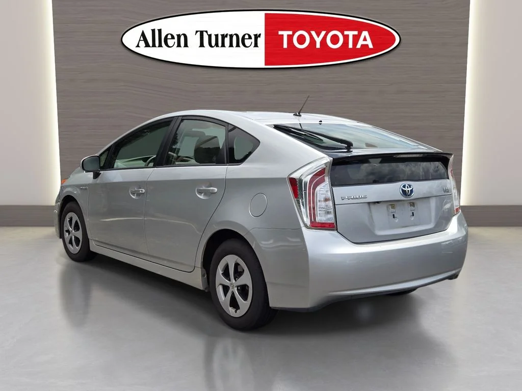 Used 2015 Silver Toyota Two image 8