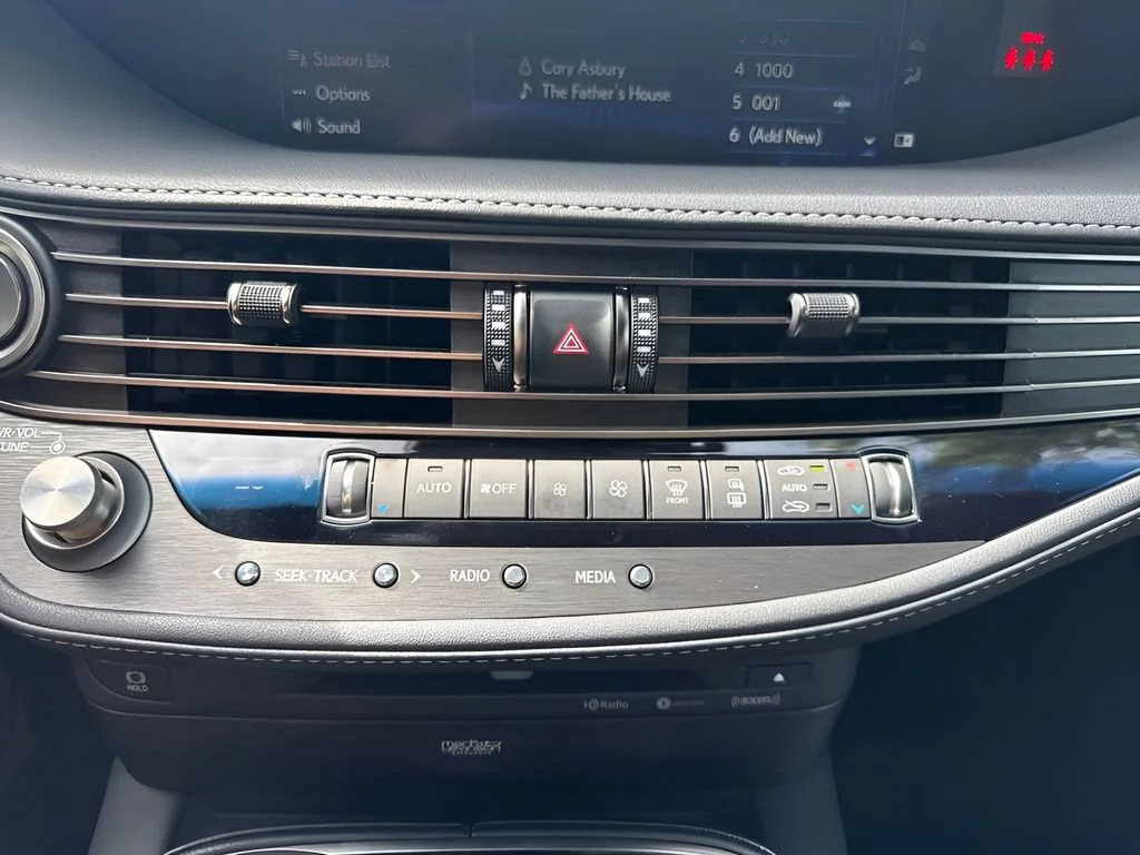 Used 2018  Lexus LS 500 image 23