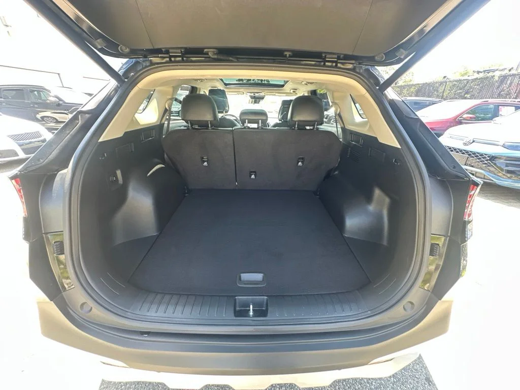 Used 2025 Black Kia EX image 31