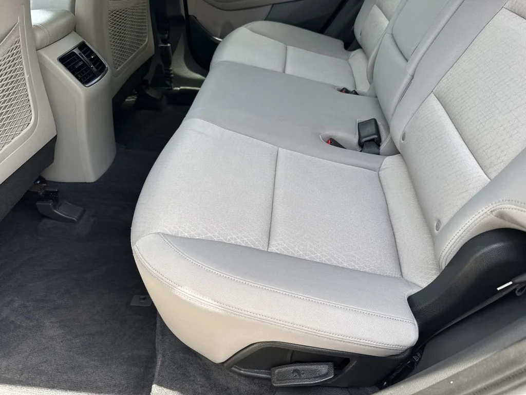 Used 2017  Hyundai Sport image 16