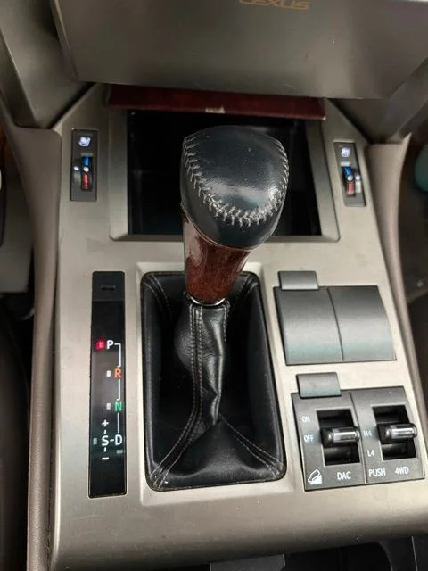 Used 2010 White Lexus 460 image 25