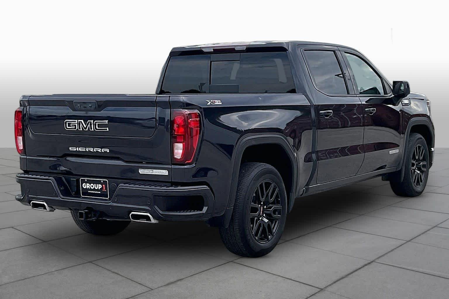 Used 2022 Titanium Rush Metallic GMC Elevation image 12