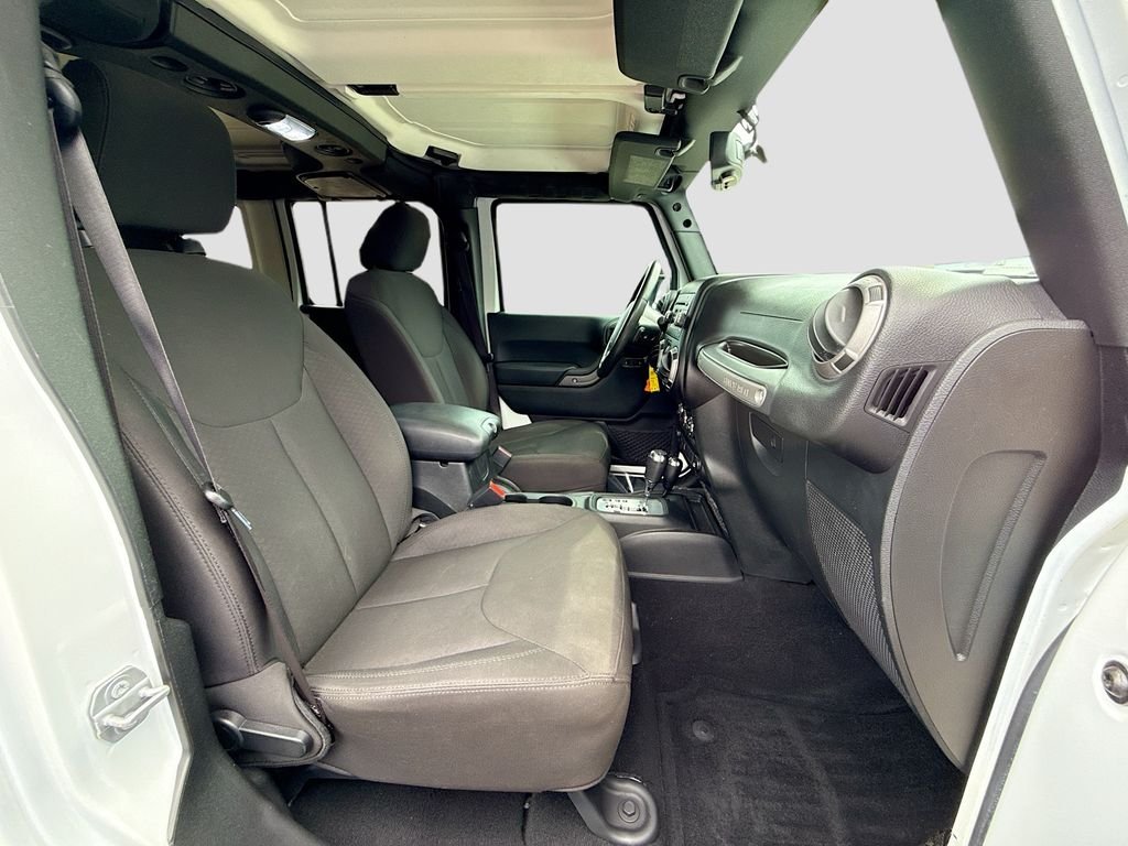 Used 2017 Bright White Clearcoat Jeep Sport image 23