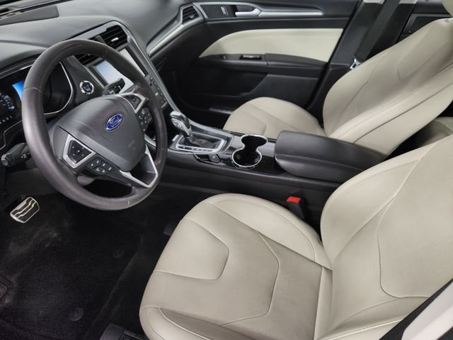 2016 Ford Fusion Energi Titanium - Photo 13