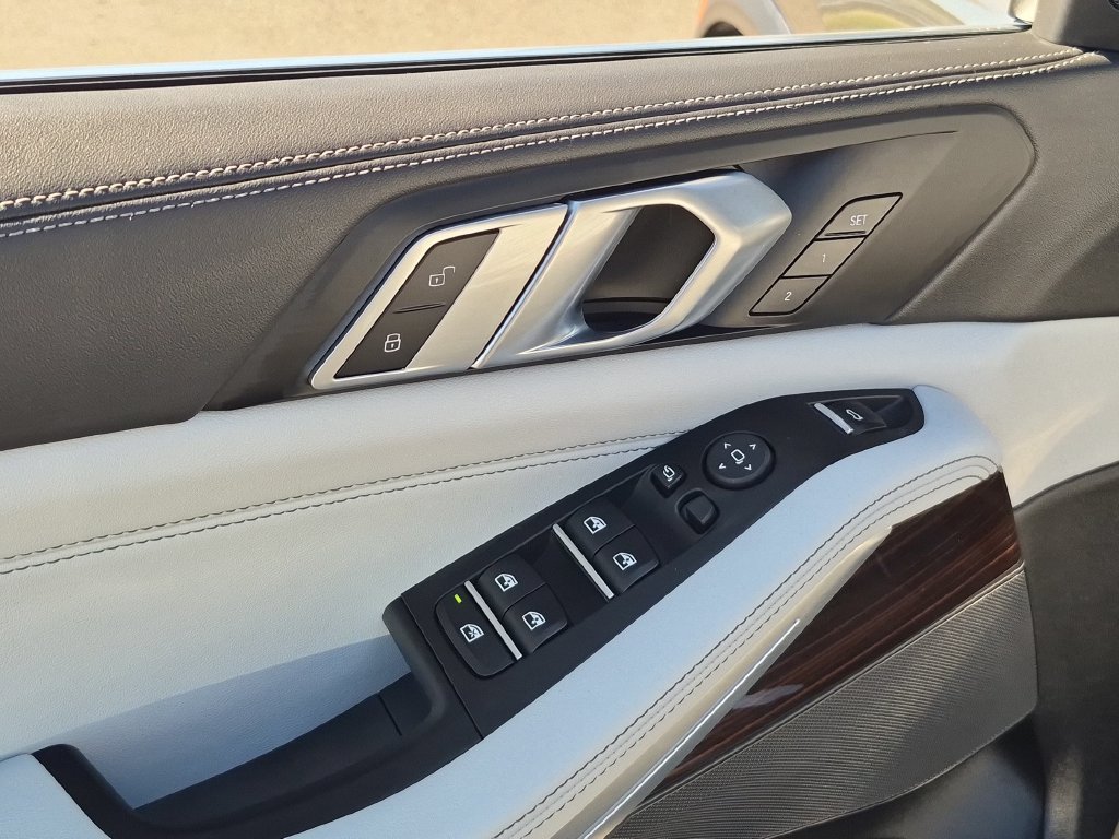 Used 2026 Green BMW sDrive40i image 17