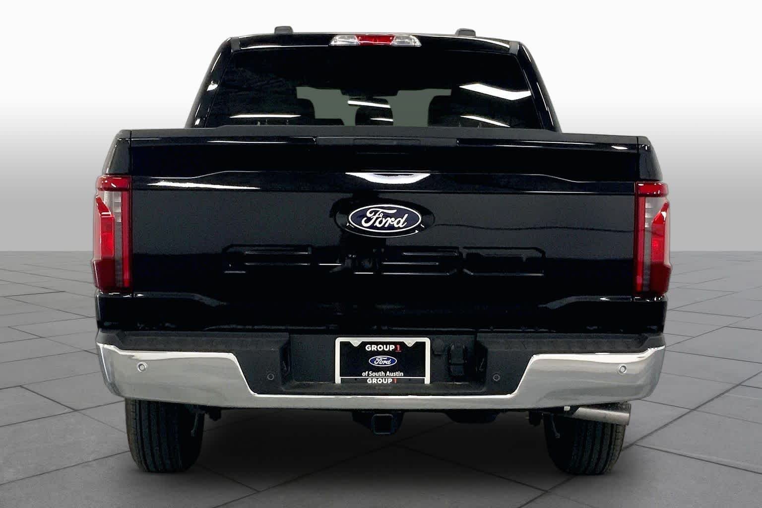 New 2026 Agate Black Metallic Ford XL image 4