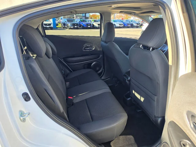Certified Used 2022 Platinum White Pearl Honda AWD EX image 16