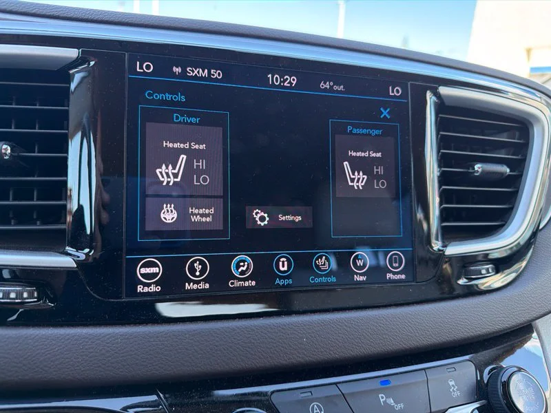 Used 2019 Red Chrysler Touring L image 20