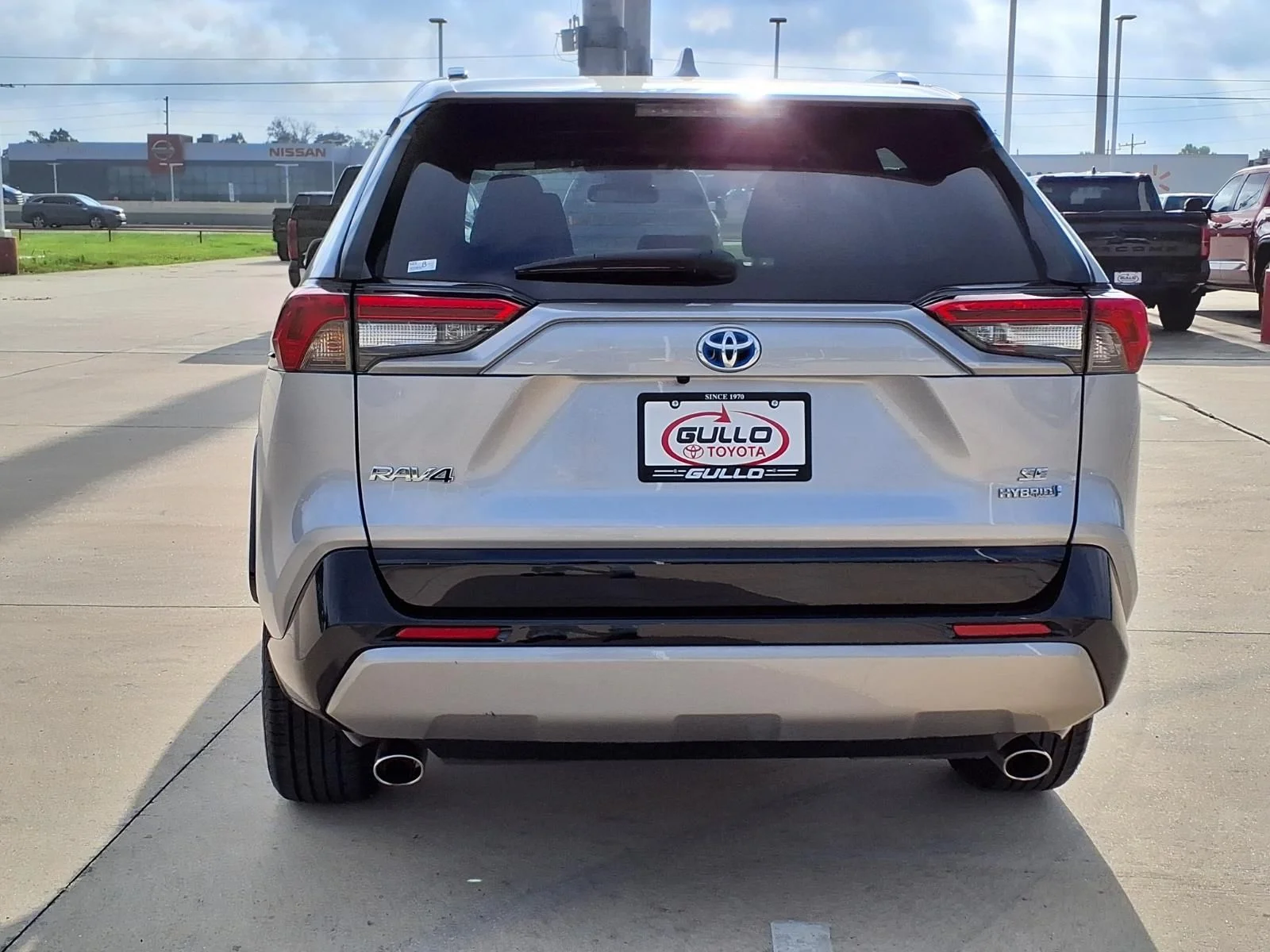 Certified Used 2022 Silver Toyota SE image 7