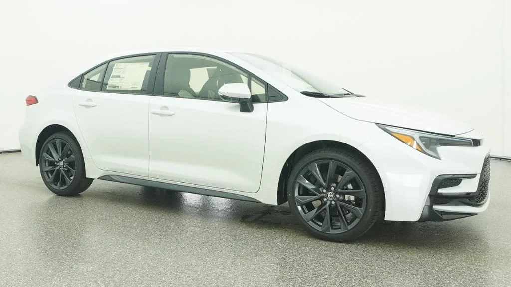 2026 Toyota Corolla SE - Photo 16