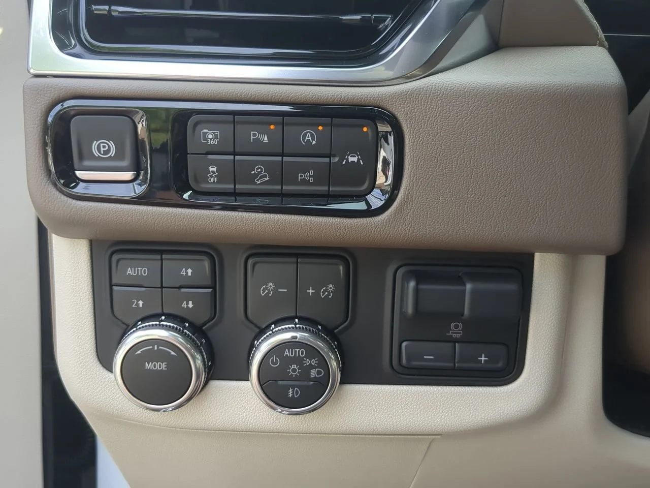 New 2026 Summit White GMC Denali image 18