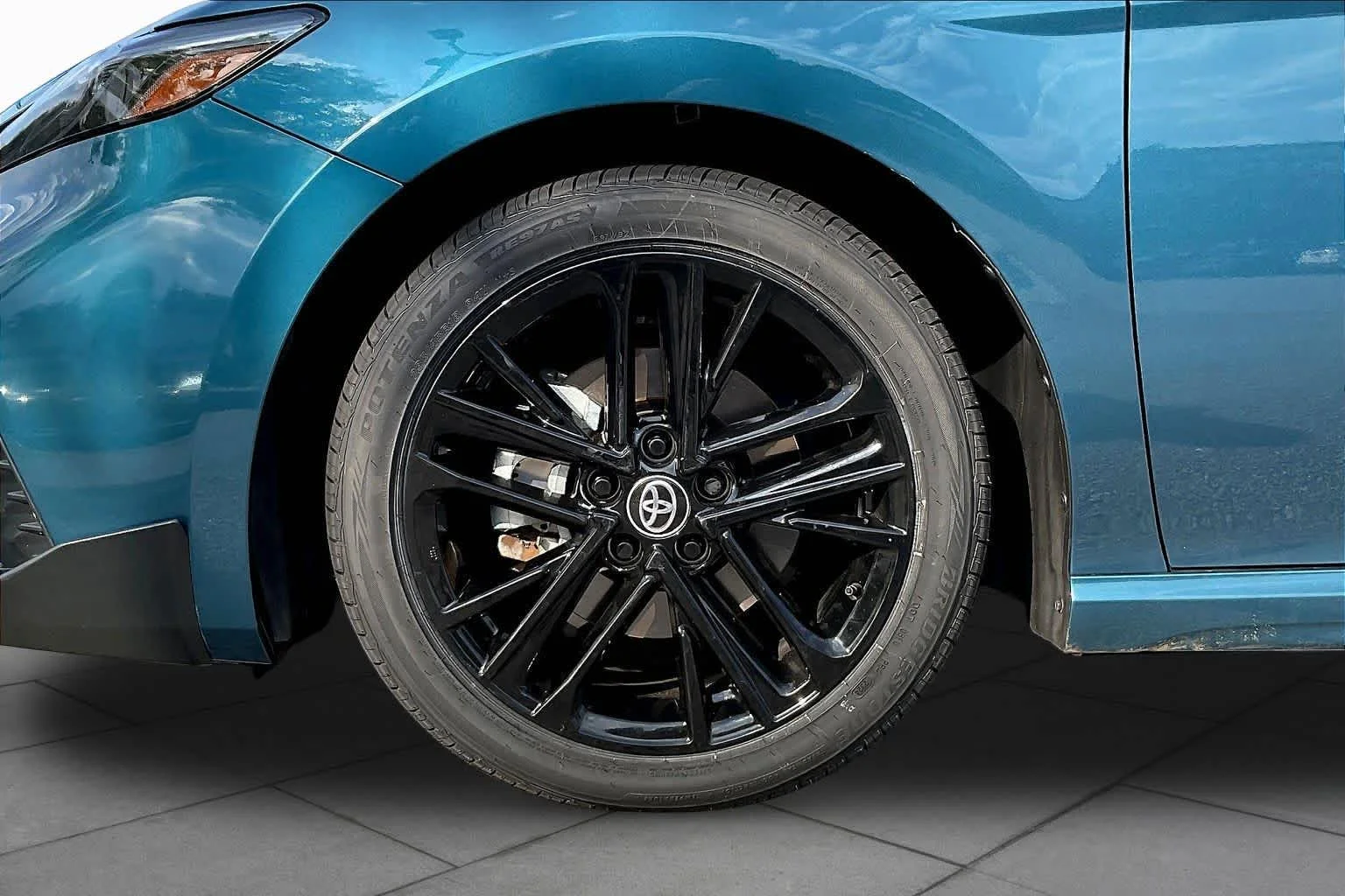Used 2025 Ocean Gem Toyota SE image 11