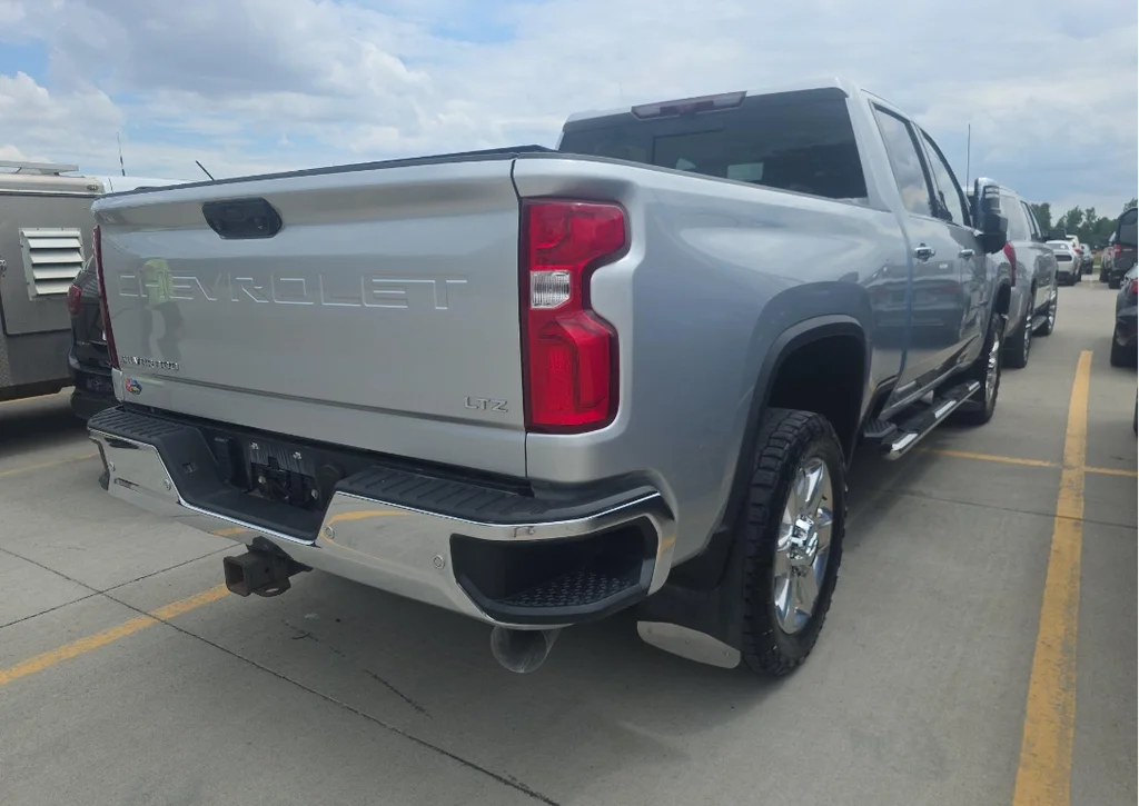 Used 2020 Silver Ice Metallic Chevrolet LTZ image 4