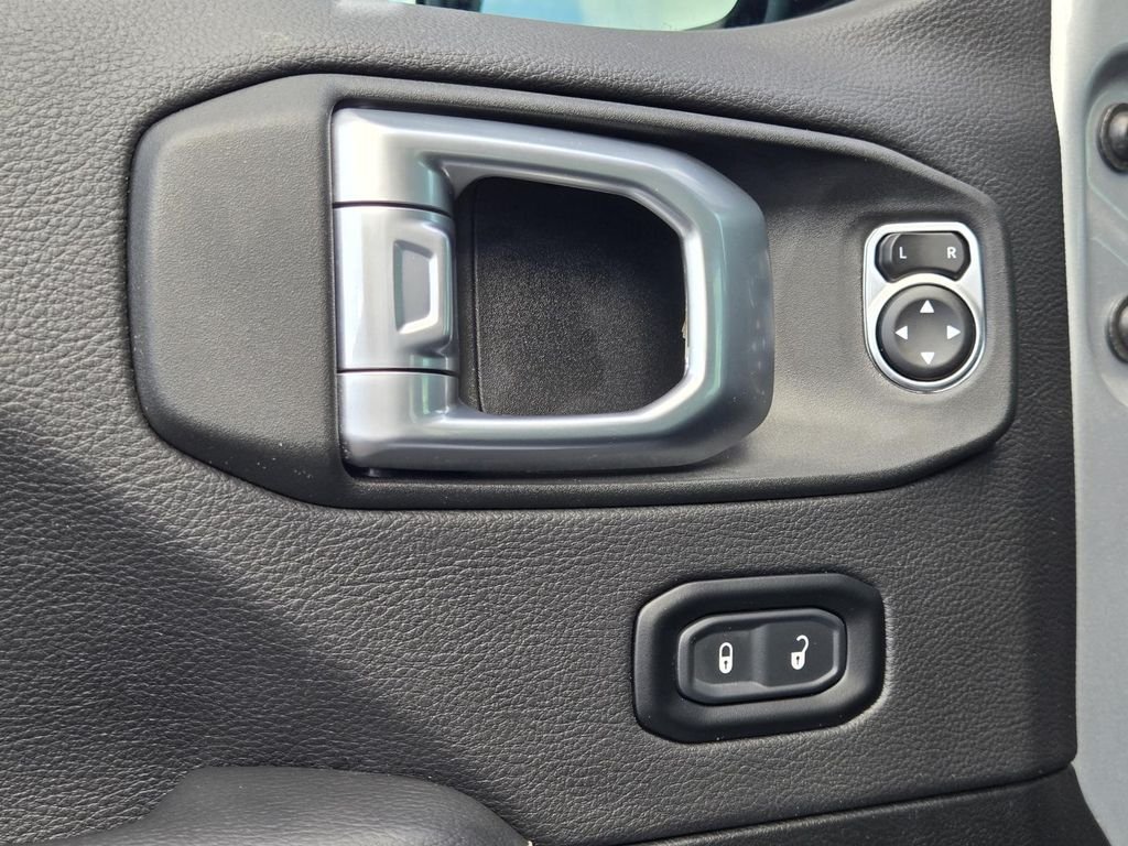 Used 2023 Silver Jeep Overland image 21