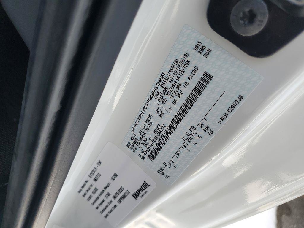 2025 Ford F-550 Super Duty Chassis Cab XL - Photo 33