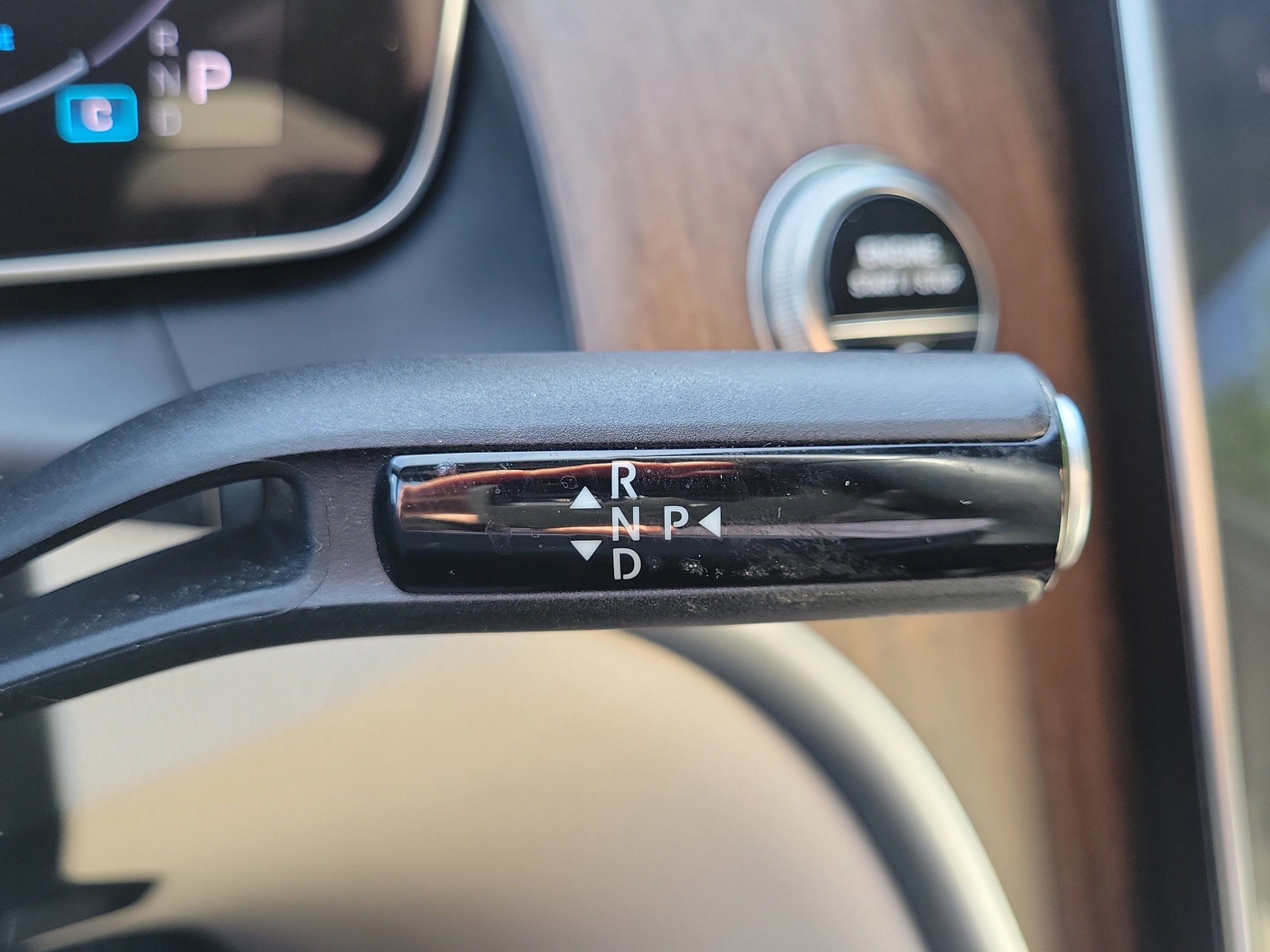 Used 2025 Polar White Mercedes-Benz GLC 300 image 29