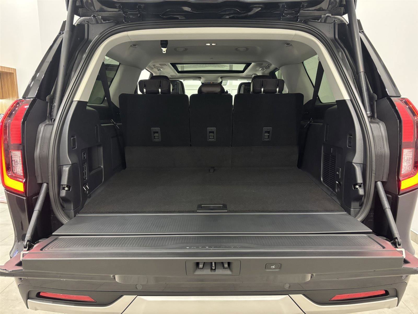 New 2026 Dark Matter Gray Metallic Ford MAX Platinum® image 19
