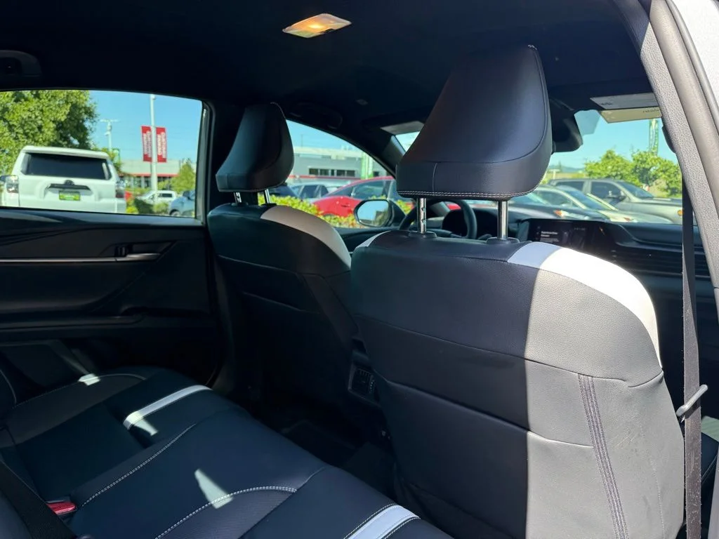 Certified Used 2025  Toyota SE image 19