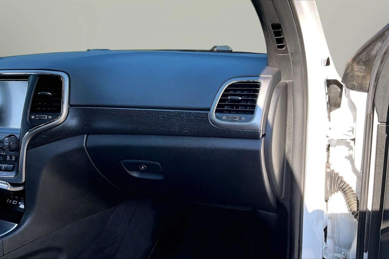 Used 2017 White Jeep Altitude image 20