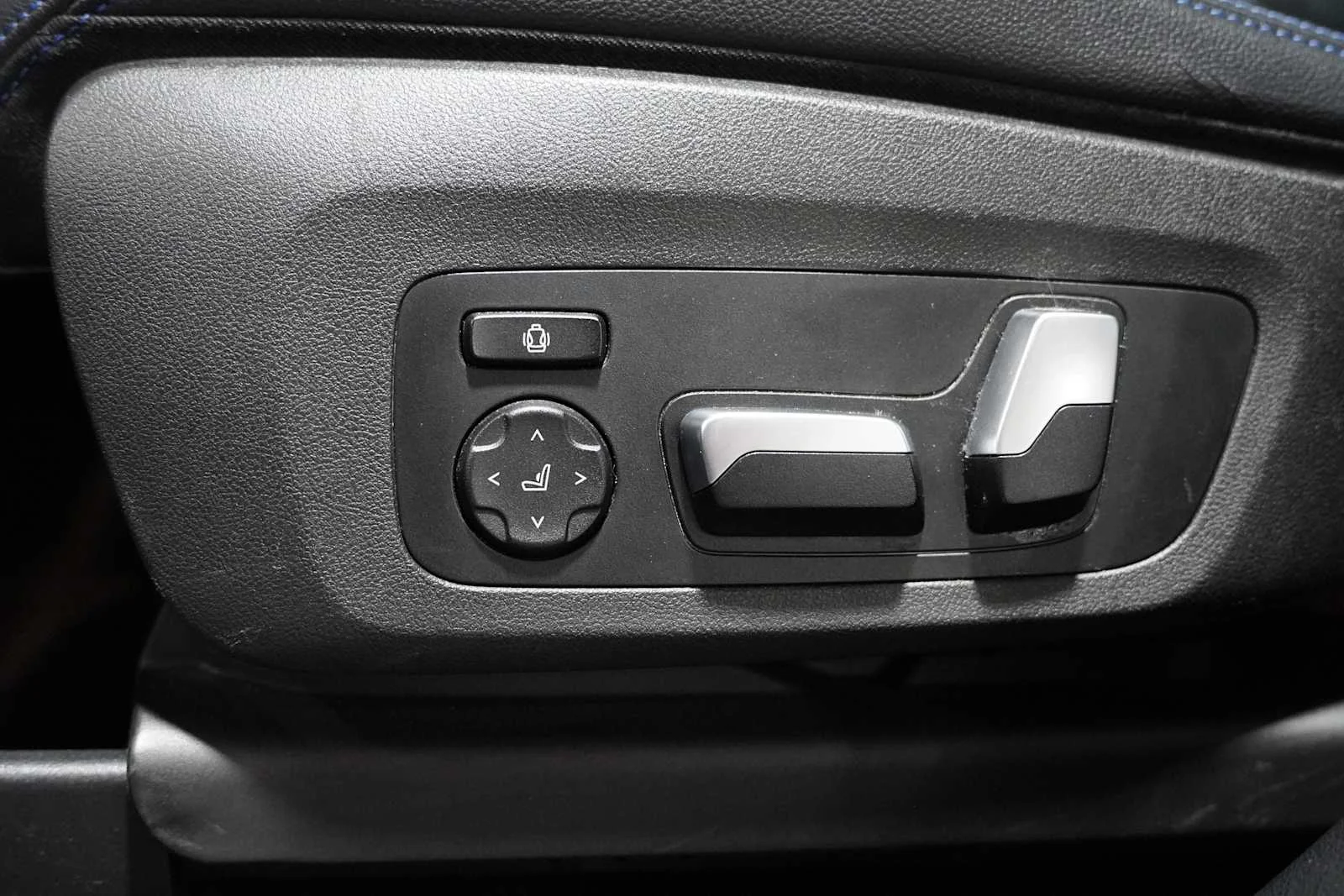 Used 2018 Phytonic Blue Metallic BMW M40i image 14