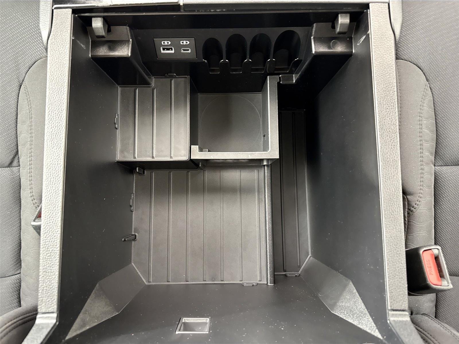 Used 2023 Ice Cap Toyota SR5 image 32