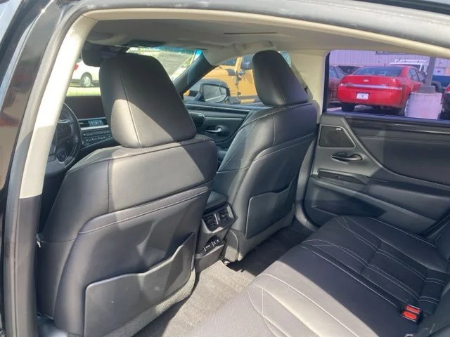 Used 2021 Black Lexus 300h Luxury image 18