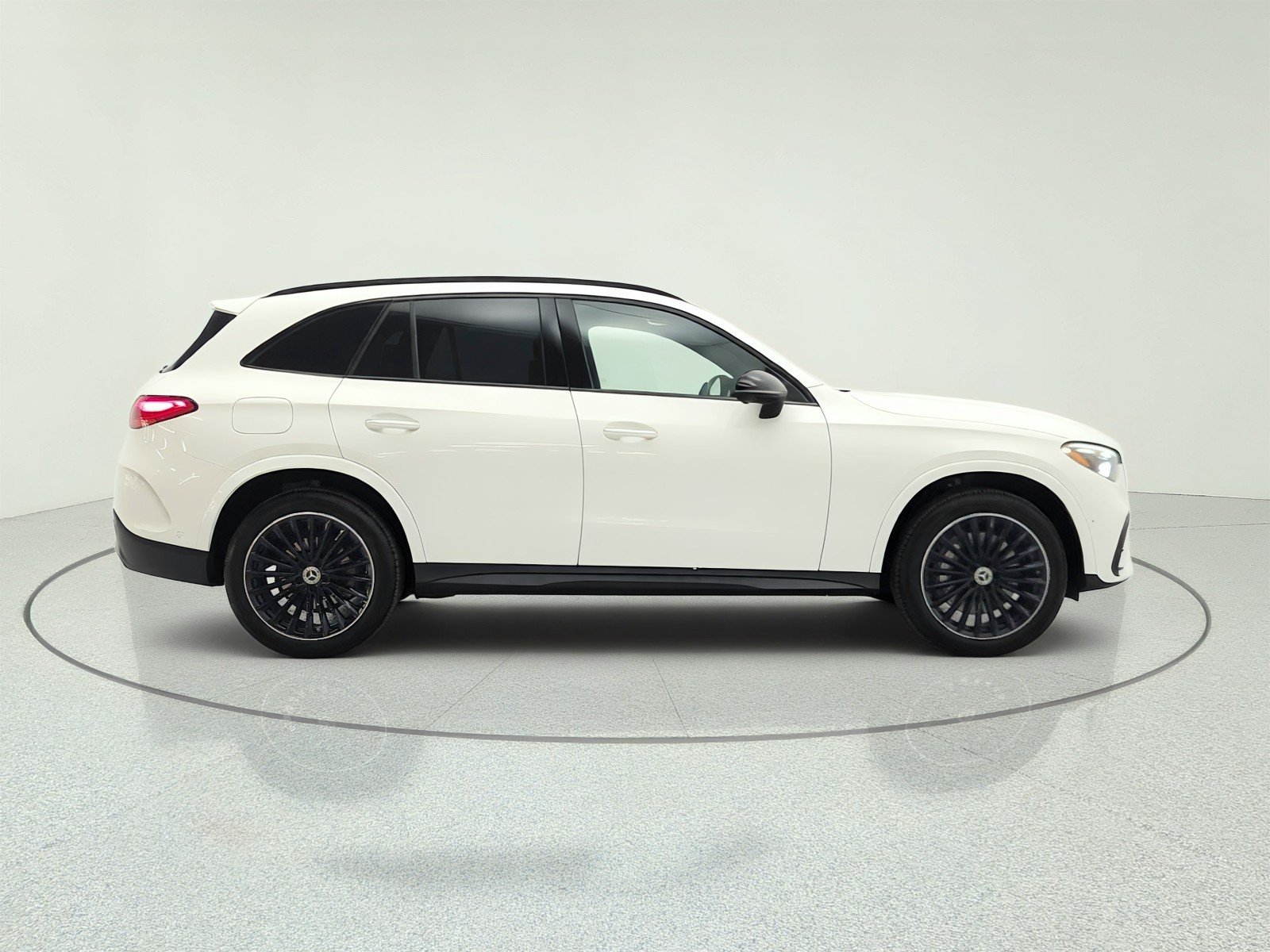 Certified Used 2023 Polar White Mercedes-Benz GLC 300 SUV image 4